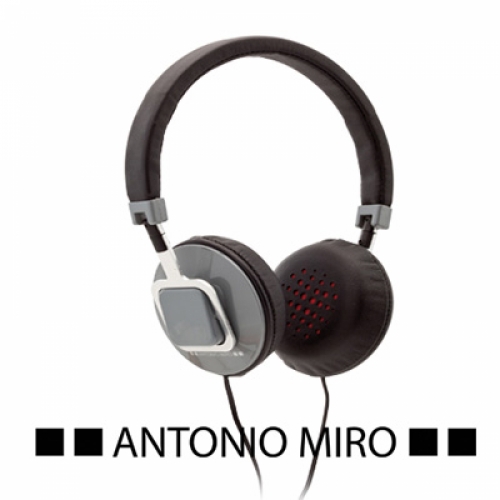 Cascos Kelsi de Antonio Miró