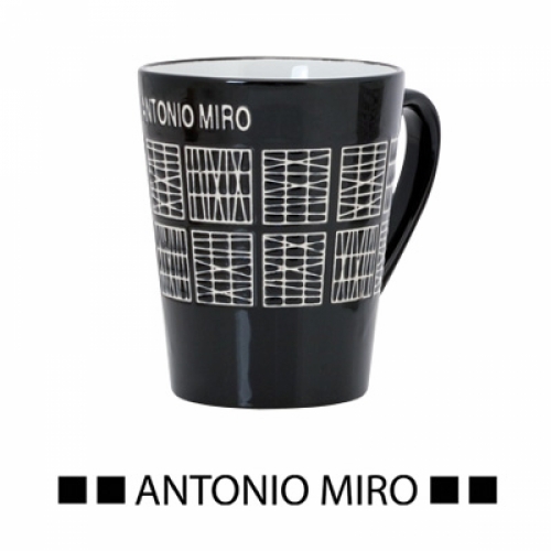 Taza promocional Mildu de Antonio Miró